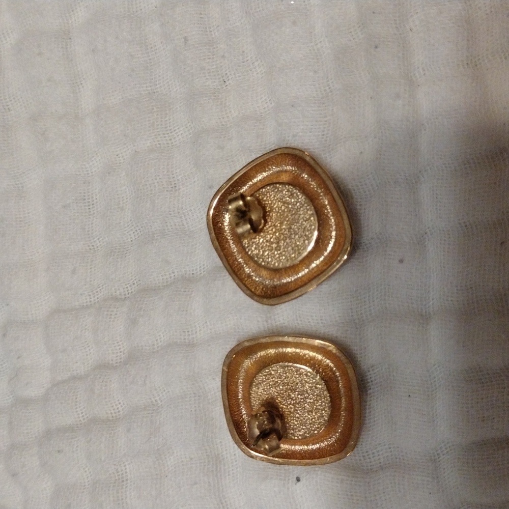Vintage, Avon 1980, elegant purple and gold pierced earring with glass cabochon. - Picture 4 of 4
